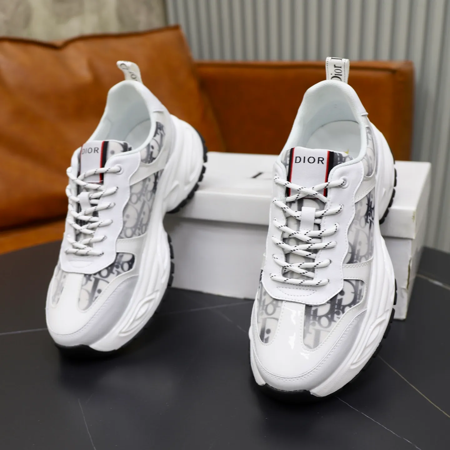 Ex-factory price: 462💰🙅‍♂️🙅‍♂️🙅‍♂️ Brand: Dior DIOR Standard code: 38-44 (45 customized) Grade: Same as the official website Material: Original material splicing Comfortable and breathable lining Lightweight and wear-resistant sports outsole Style category: Men's fashionable casual shoes Running sneakers Distinguished luxury brand elements Top luxury Color: actual picture color